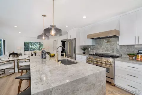 3130 Goldfinch St, San Diego, CA 92103
