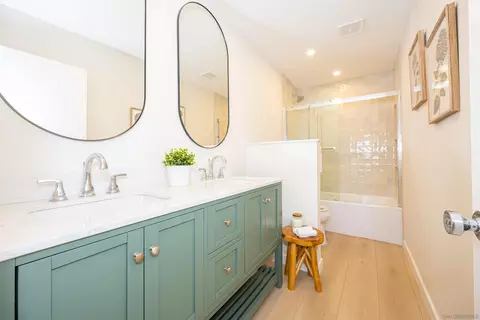Bath - 282 Cottage Grove Ln, Encinitas, CA 92024 photo 3 of 3