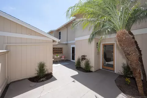 Exterior - 282 Cottage Grove Ln, Encinitas, CA 92024 photo 2 of 6