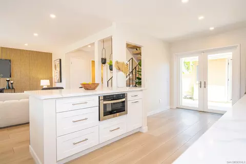 Kitchen - 282 Cottage Grove Ln, Encinitas, CA 92024 photo 3 of 4