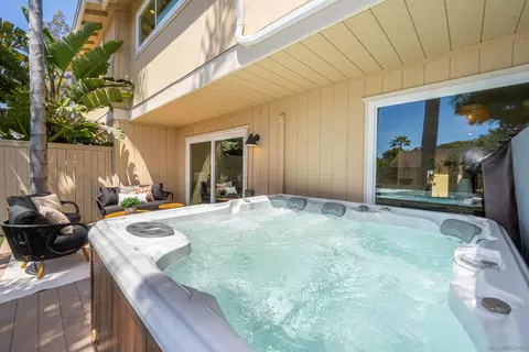 Exterior - 282 Cottage Grove Ln, Encinitas, CA 92024 photo 3 of 6
