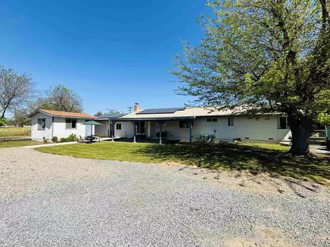 Exterior - 1226 Hanson Ln, Ramona, CA 92065 photo 6 of 7