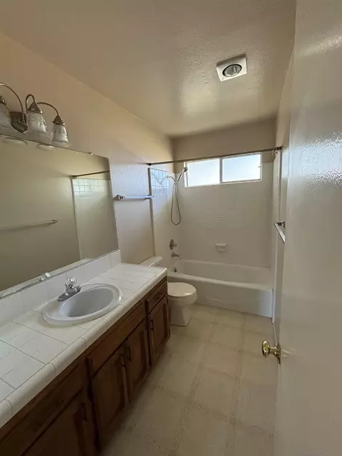 Bath - 1226 Hanson Ln, Ramona, CA 92065 photo 1 of 1