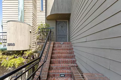 Exterior - 1888 Puente Dr, La Jolla, CA 92037 photo 5 of 8