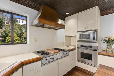 Kitchen - 1888 Puente Dr, La Jolla, CA 92037 photo 2 of 3