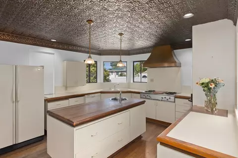 Kitchen - 1888 Puente Dr, La Jolla, CA 92037 photo 3 of 3