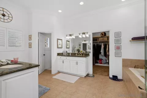 Kitchen - 228 Dewitt Ct, El Cajon, CA 92020 photo 4 of 4