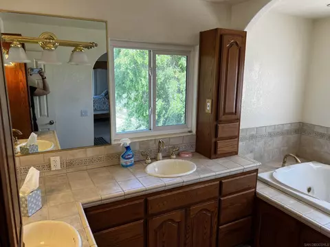 Bath - 445 La Cresta Rd, El Cajon, CA 92021 photo 5 of 7