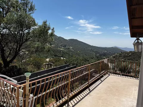 Exterior - 445 La Cresta Rd, El Cajon, CA 92021 photo 5 of 5
