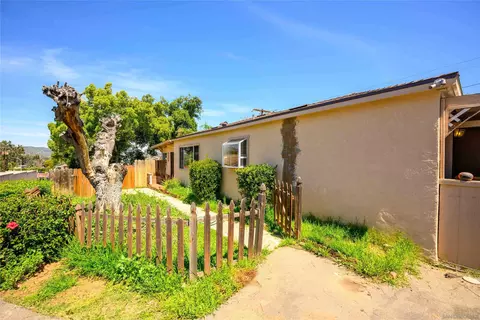 12315 Rockcrest Rd, Lakeside, CA 92040