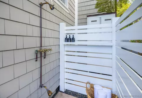 Exterior - 219 27th St, Del Mar, CA 92014 photo 8 of 10