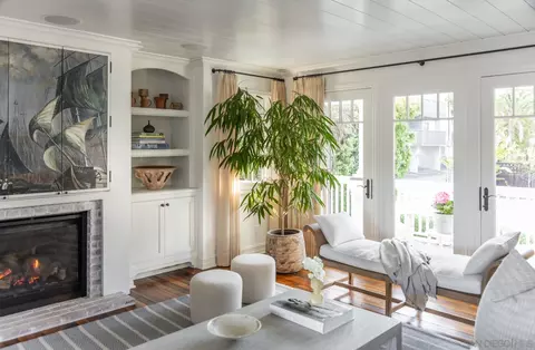 Living - 219 27th St, Del Mar, CA 92014 photo 3 of 5