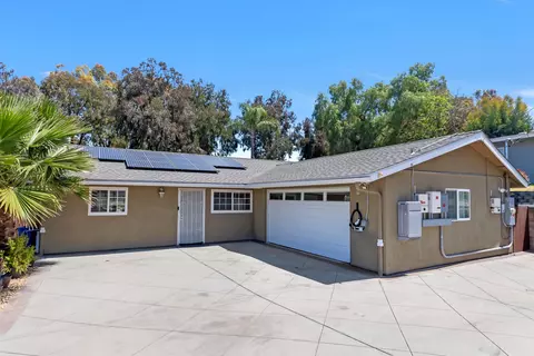8555 Dobyns Dr, Santee, CA 92071 photo 2
