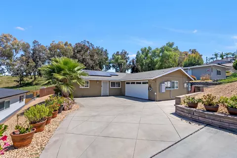 8555 Dobyns Dr, Santee, CA 92071