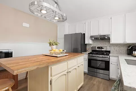 Kitchen - 13445 Aldrin Ave, Poway, CA 92064 photo 2 of 4