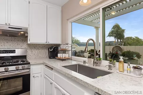 Kitchen - 13445 Aldrin Ave, Poway, CA 92064 photo 3 of 4