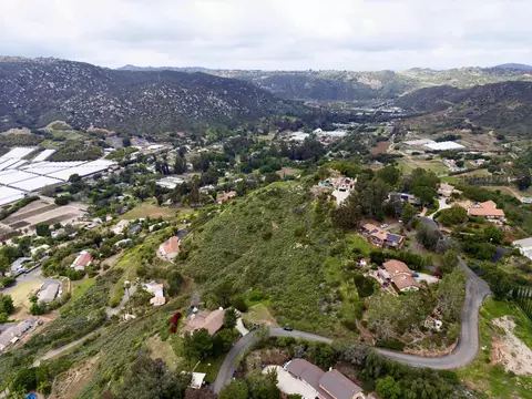 sky dr, Escondido, CA 92026 photo 6