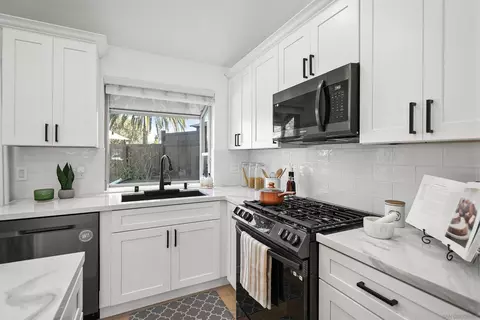 Kitchen - 1410 Westwood Pl, Oceanside, CA 92056 photo 2 of 3