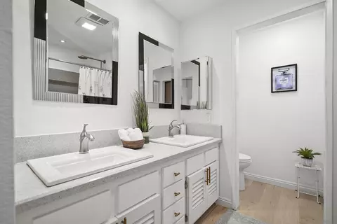 Bath - 1410 Westwood Pl, Oceanside, CA 92056 photo 1 of 4