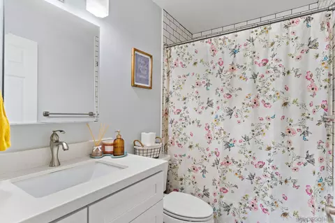Bath - 506 Canyon Dr #46, Oceanside, CA 92054 photo 2 of 2