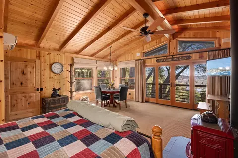 Bedroom - 34609 Arrapahoe Pl, Julian, CA 92036 photo 1 of 6