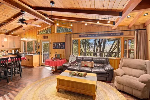 Living - 34609 Arrapahoe Pl, Julian, CA 92036 photo 1 of 3
