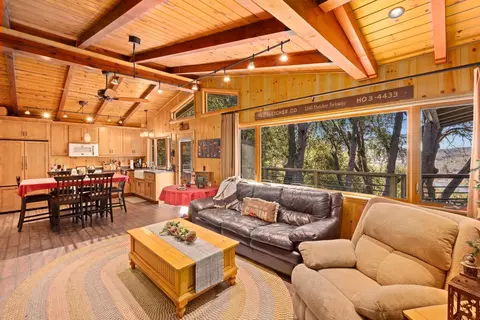 Exterior - 34609 Arrapahoe Pl, Julian, CA 92036 photo 2 of 10
