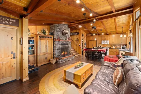 Living - 34609 Arrapahoe Pl, Julian, CA 92036 photo 3 of 3