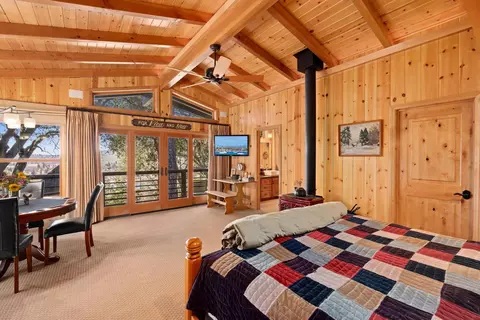 Bedroom - 34609 Arrapahoe Pl, Julian, CA 92036 photo 2 of 6
