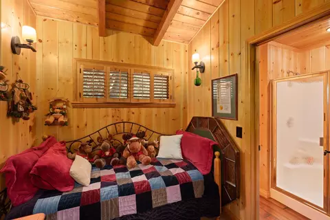 Bedroom - 34609 Arrapahoe Pl, Julian, CA 92036 photo 6 of 6