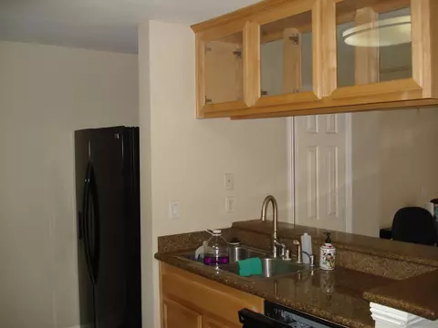 Kitchen - 12710 Laurel St #101, Lakeside, CA 92040 photo 3 of 4