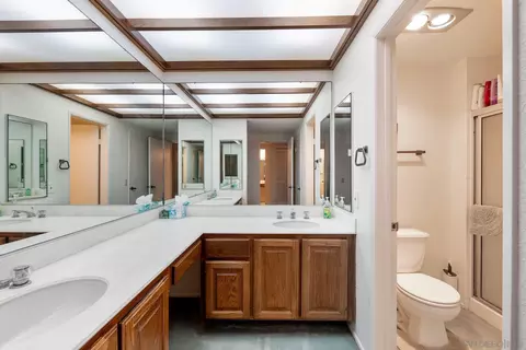 Bath - 79 Montego Ct, Coronado, CA 92118 photo 2 of 3