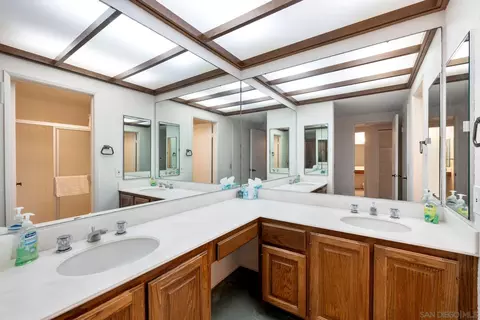 Bath - 79 Montego Ct, Coronado, CA 92118 photo 1 of 3