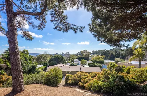 View/Area - 616 Glencrest Pl, Solana Beach, CA 92075 photo 5 of 6