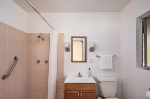 Bath - 616 Glencrest Pl, Solana Beach, CA 92075 photo 1 of 2