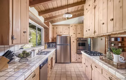 Kitchen - 616 Glencrest Pl, Solana Beach, CA 92075 photo 3 of 4