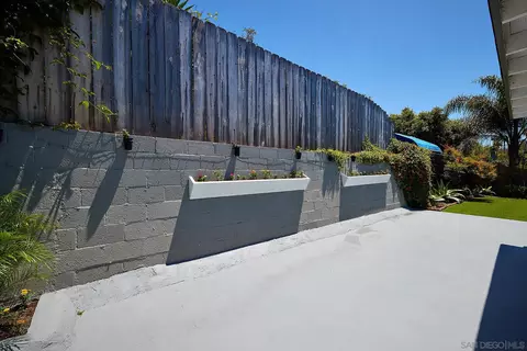 2136 Foothill Dr, Vista, CA 92084 photo 25