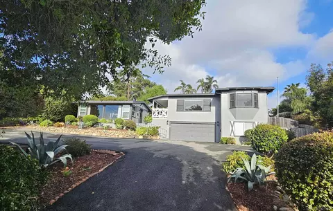 2136 Foothill Dr, Vista, CA 92084 photo 4