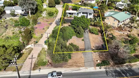 2136 Foothill Dr, Vista, CA 92084 photo 2