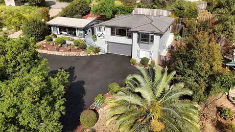 2136 Foothill Dr, Vista, CA 92084