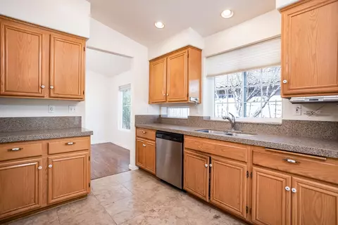 Kitchen - 1950 Verbena Ter, Alpine, CA 91901 photo 2 of 3