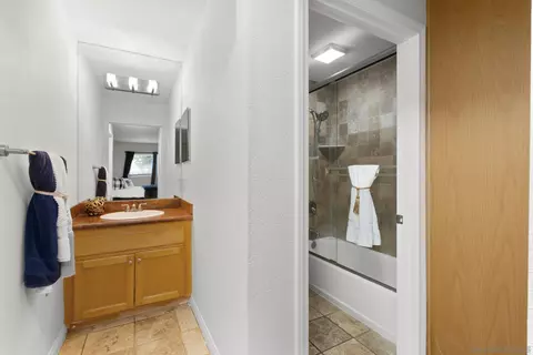 Bath - 9860 Dale Ave #D4, Spring Valley, CA 91977 photo 1 of 2