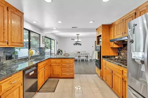 Kitchen - 13316 Tarascan Dr, Poway, CA 92064 photo 4 of 7