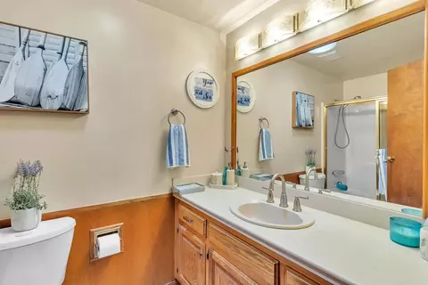 Bath - 13316 Tarascan Dr, Poway, CA 92064 photo 3 of 3
