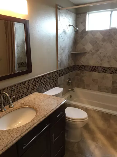 Bath - 4007 Alto St, Oceanside, CA 92056 photo 1 of 2