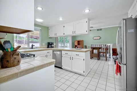 8309 Sunview Dr, El Cajon, CA 92021 photo 12