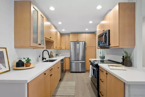 Kitchen - 429 S Sierra Ave #238, Solana Beach, CA 92075 photo 4 of 4