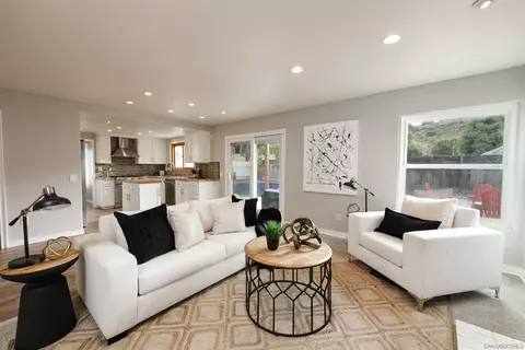 Living - 9220 Sombria Rd, Lakeside, CA 92040 photo 4 of 6