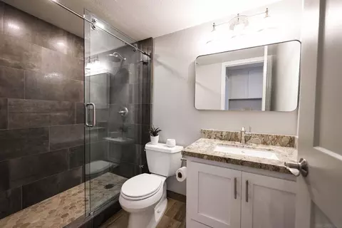 Bath - 9220 Sombria Rd, Lakeside, CA 92040 photo 1 of 5