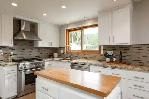 Kitchen - 9220 Sombria Rd, Lakeside, CA 92040 photo 3 of 3
